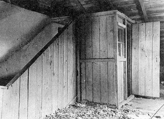 Вход в "криївку", в которой находился Шухевич в момент операции. Март 1950 года.