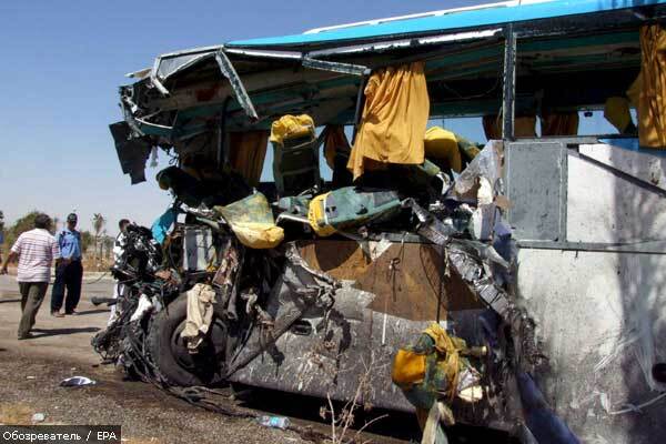 На Філіппінах зіткнулися дві вантажівки