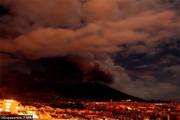 Из-за извержения вулкана на Камчатке самолеты меняют курс