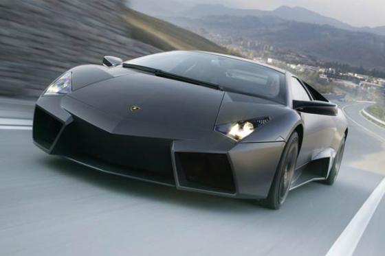 Толстосумы избавляются от сотен суперкаров