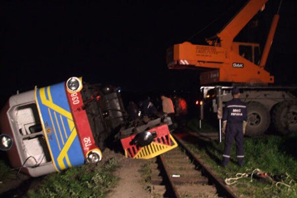 Автобус протаранив локомотив в Хабаровську