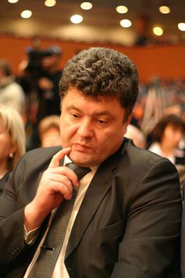 Порошенко углядел "дно" кризиса