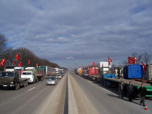Автоперевозчики перекрыли трассу Одесса - Киев