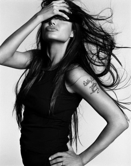 Лучшие ч/б фото Анджелины Джоли