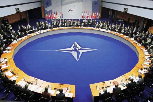 Франция просится в НАТО после 43-летнего перерыва