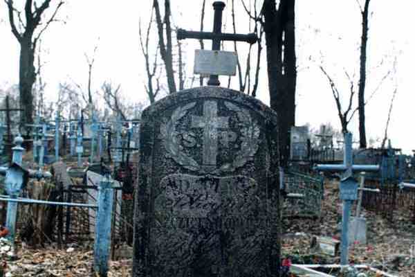 Два столичных кладбища подверглись нападению вандалов