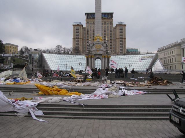 Хулиганская акция на Крещатике закончилась погромом (ФОТО)