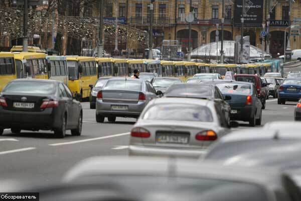 Перші зіткнення на Хрещатику: міліція відтіснила людей