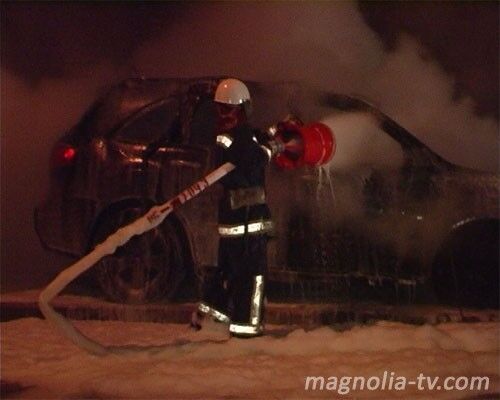 В центре Киева сгорел элитный джип