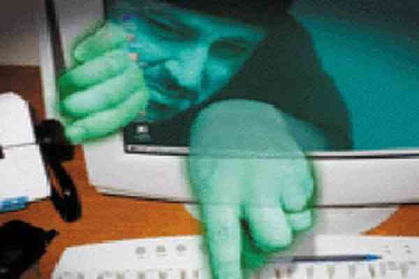 Треть подростков оказались жертвами киберхулиганов