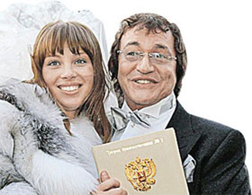 Дибров пригласил журналистов на первую брачную ночь