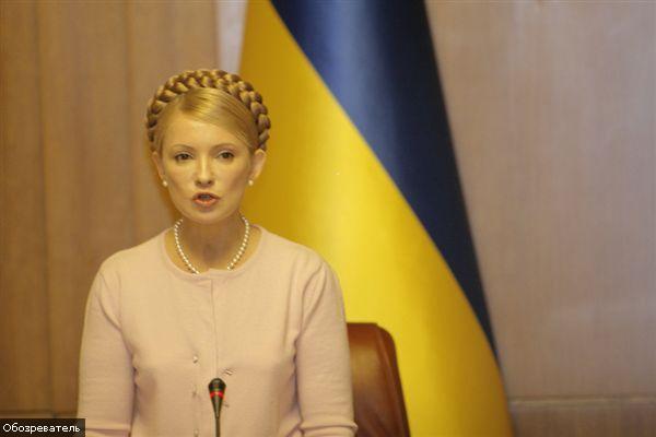 Премьер агитирует все фракции за антикризисный пакет