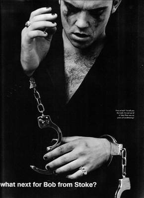 Робби Уильямс приспустил трусы (Фоторепортаж) на «ШоуОбозе»