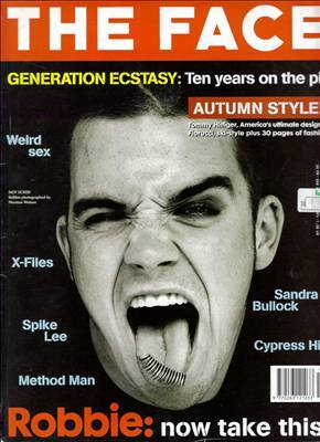 Робби Уильямс приспустил трусы (Фоторепортаж) на «ШоуОбозе»