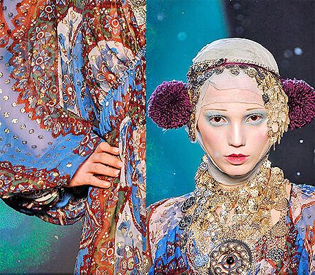 John Galliano на Паризькому Тижні моди: фрагменти нарядів