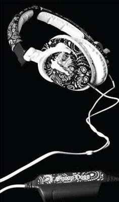 Фоззи боится запутаться в наушниках Snoop Dogg’а