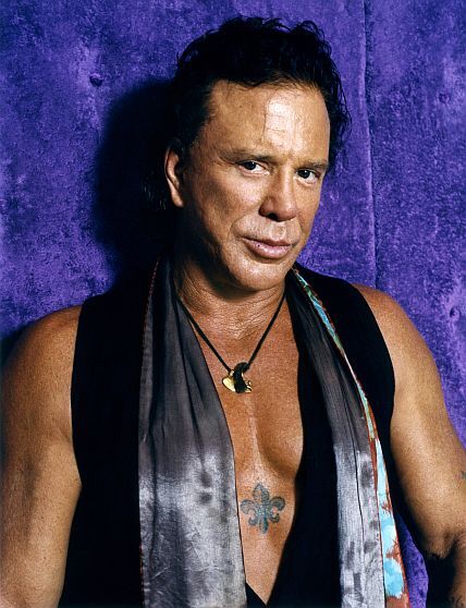 Микки Рурк падал, как мешок с дерьмом, чтобы вернуться в Голливуд