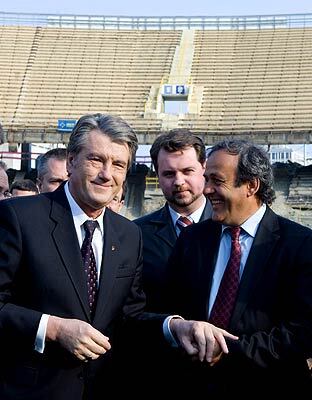 Ревизоры Ющенко и Платини посетили "Олимпийский"