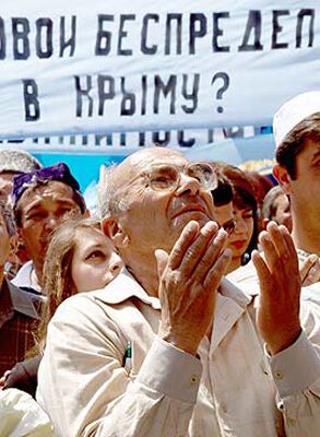 Тимошенко отправила министра общаться с митингующими