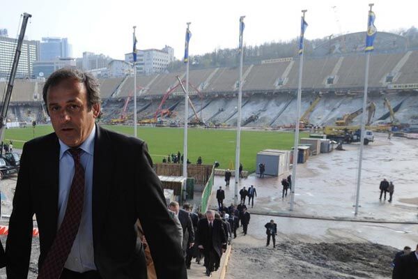 Мишеля Платини сводили на НСК "Олимпийский"