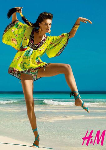 Дарья Вербова рекламирует Matthew Williamson for H&M
