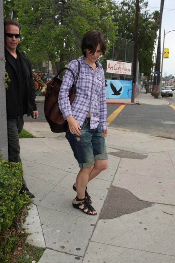 Кэти Холмс косит под пацана