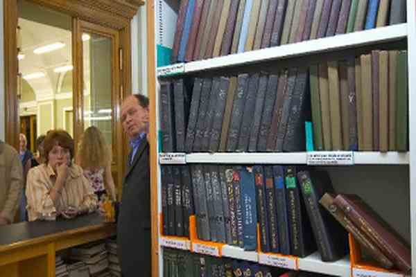 Латвийцы спасаются от кризиса в библиотеках