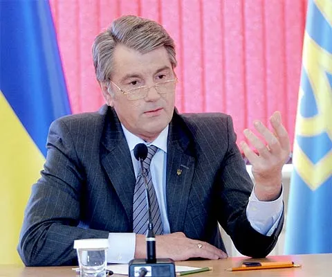 Ющенко приказал Кабмину сократить количество замов 