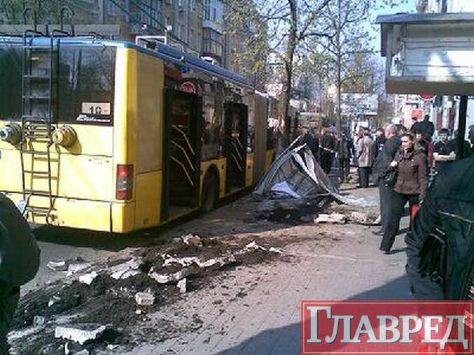 Трагедия! Водитель троллейбуса раздавил пешехода