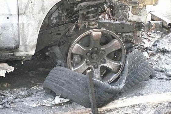 В Киеве сгорел дорогой внедорожник