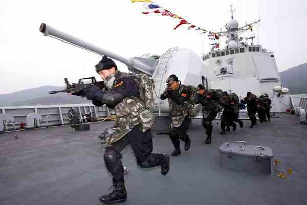 Китай увеличит военный флот для защиты экспорта
