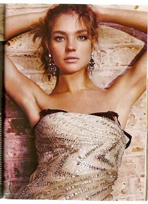 Така різна Водянова: нові фотосесії знаменитості