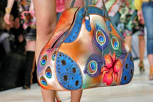 Мальовничі сумки від Anuschka