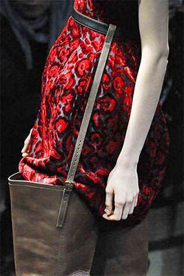 Вантажний "випалений" оксамит - модний тренд сезону