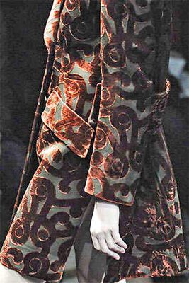 Вантажний "випалений" оксамит - модний тренд сезону