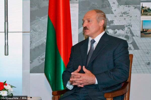 Лукашенко призвал белорусов не спать и не есть 