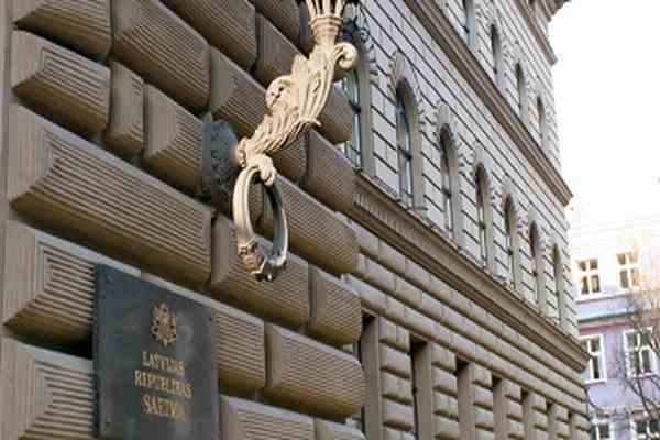 Відставка уряду не вирішить проблем Латвії