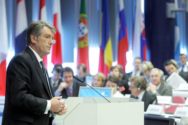 Ющенко дав завдання Тимошенко і Черновецькому розвивати Київ