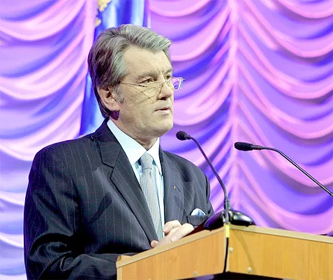 Ющенко: украинцы обязаны знать русский