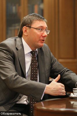 Колесніков: Луценко вміє прогинати правосуддя під себе