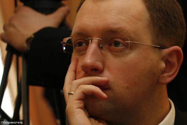 Яценюк: одновременные выборы нужны стране