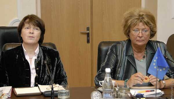 ПАРЄ не радить Україні вводити візи