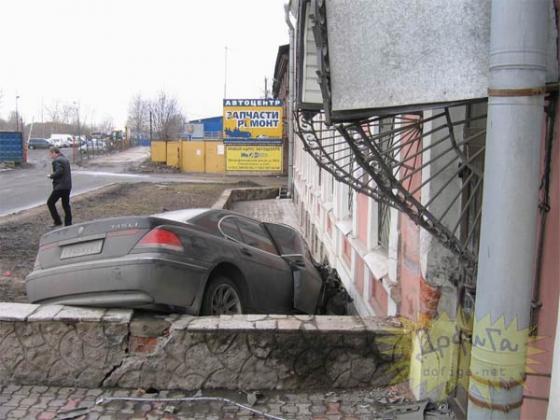 BMW научился летать! Но не приземляться