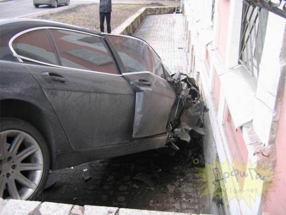 BMW научился летать! Но не приземляться