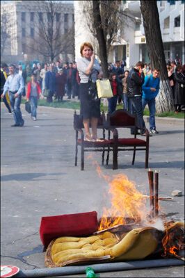 Весна. Кишинів. Опозиція