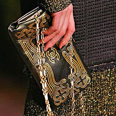 Chanel: сумочки в російській стилі