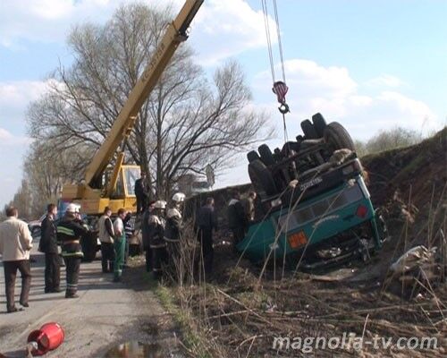 В Киевской области перевернулся бензовоз