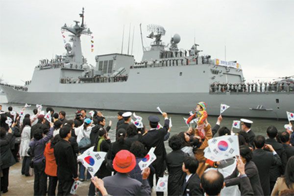 Есмінець Південної Кореї врятував єгипетський корабель від піратів