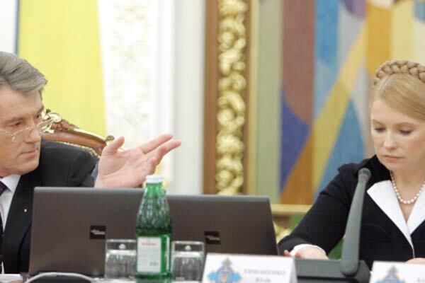 Ющенко требует от Тимошенко новых газовых контрактов