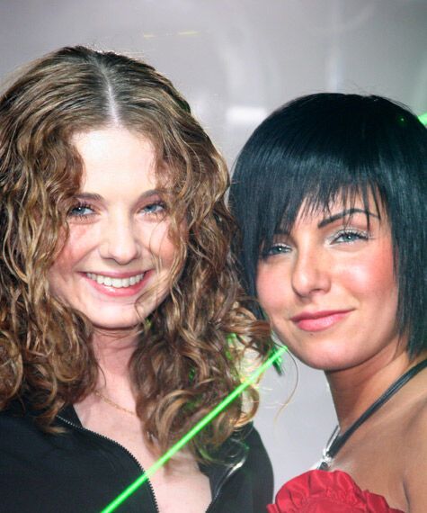 Скандальные t.A.T.u. и сейчас иногда целуются